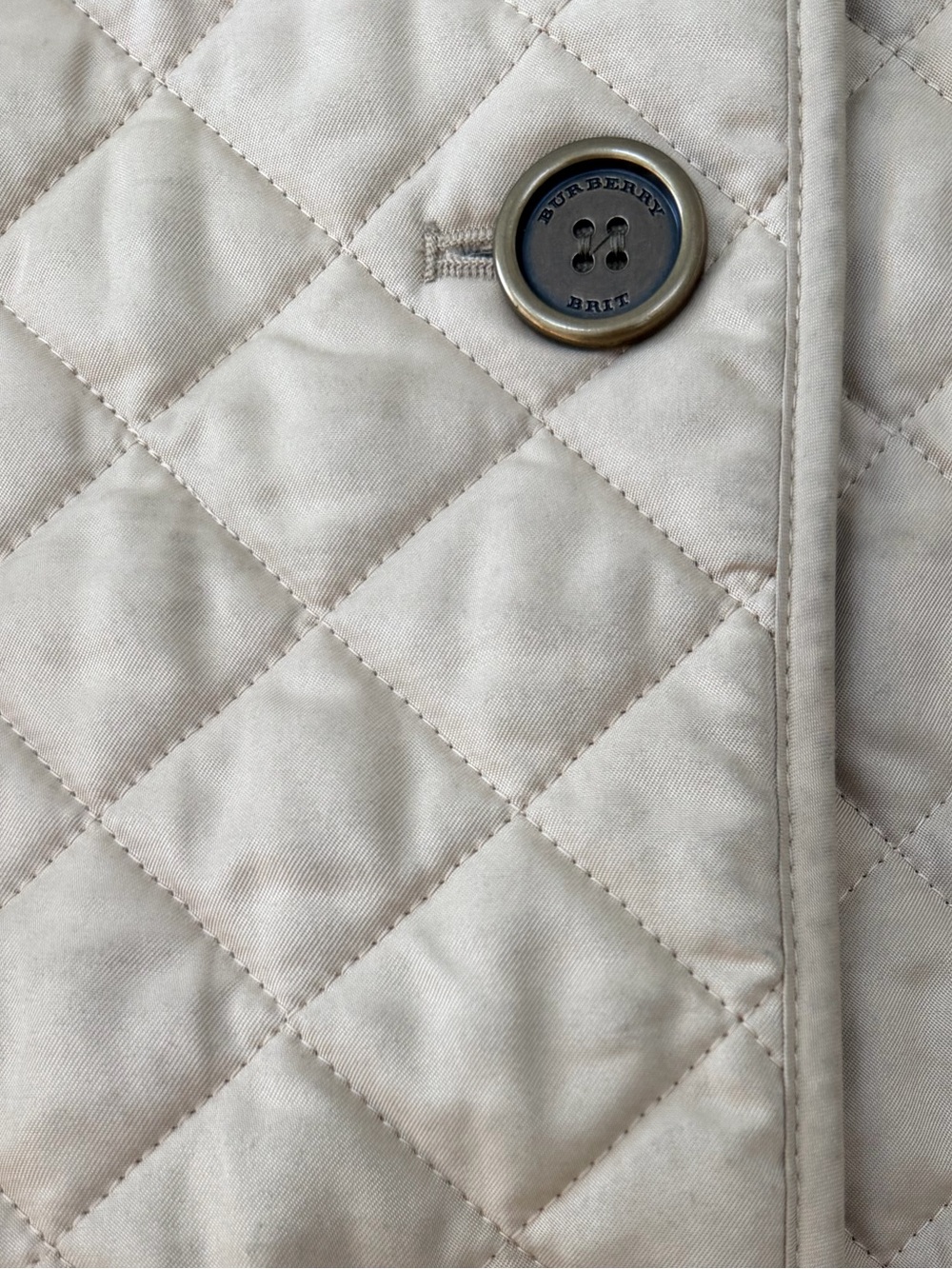 Burberry Quilted Beige Puffer Jacket - Picture 6 of 7